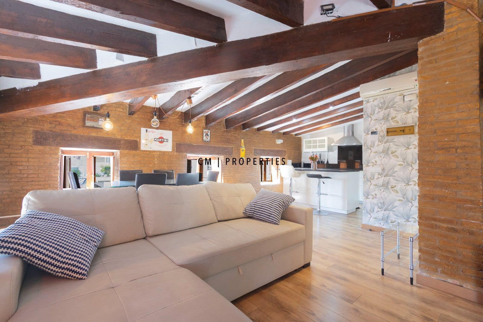 2 bedroom Penthouse for rent in Valencia city - € 1,600 (Ref: 8332993)