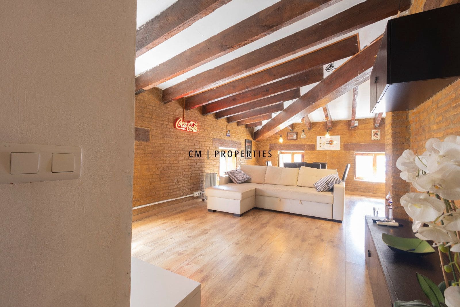 2 bedroom Penthouse for rent in Valencia city - € 1,600 (Ref: 8332993)