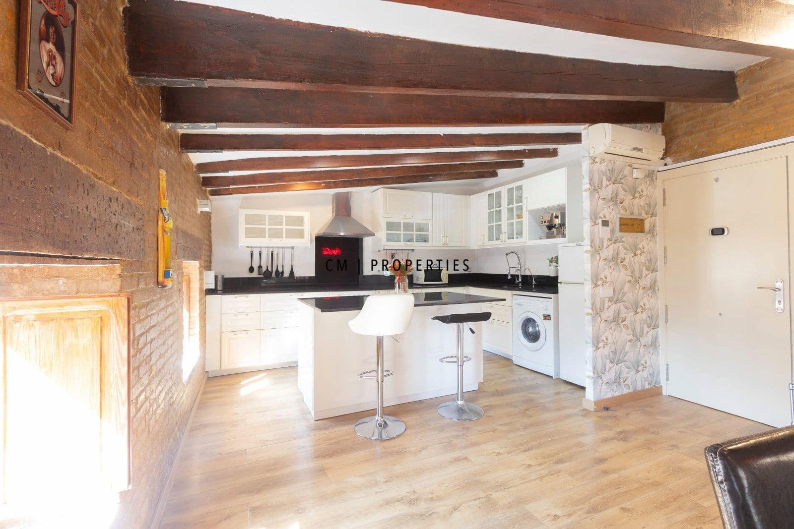 2 bedroom Penthouse for rent in Valencia city - € 1,600 (Ref: 8332993)