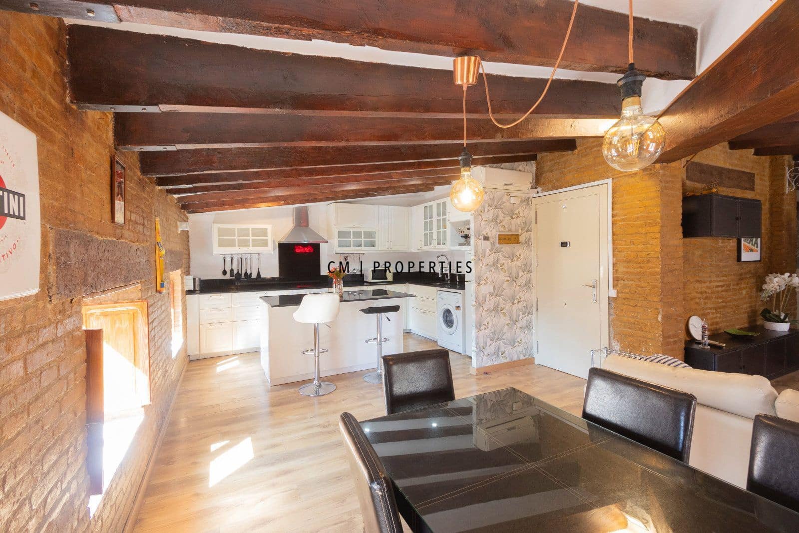 2 bedroom Penthouse for rent in Valencia city - € 1,600 (Ref: 8332993)