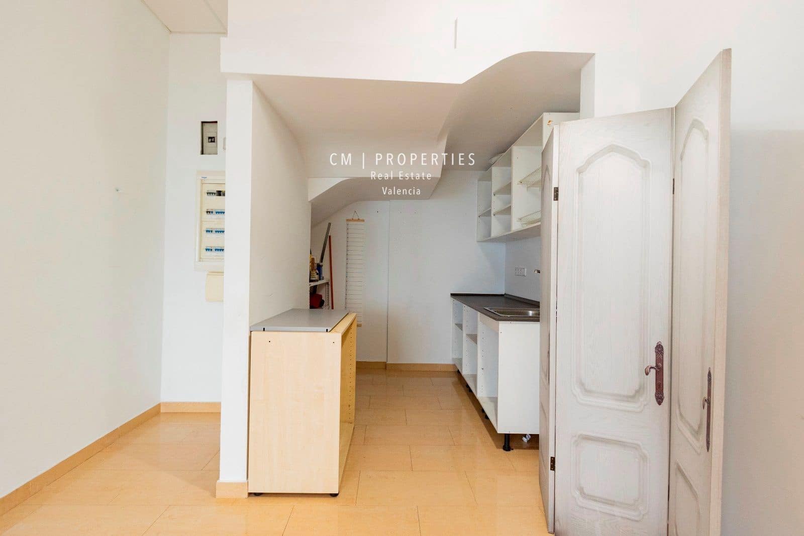 Kommersiell til salgs i Valencia by - € 560 000 (Ref: 8333012)