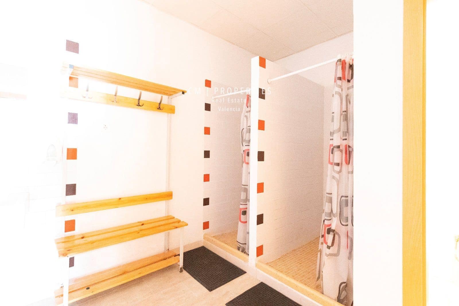 Kommersiell til salgs i Valencia by - € 560 000 (Ref: 8333012)