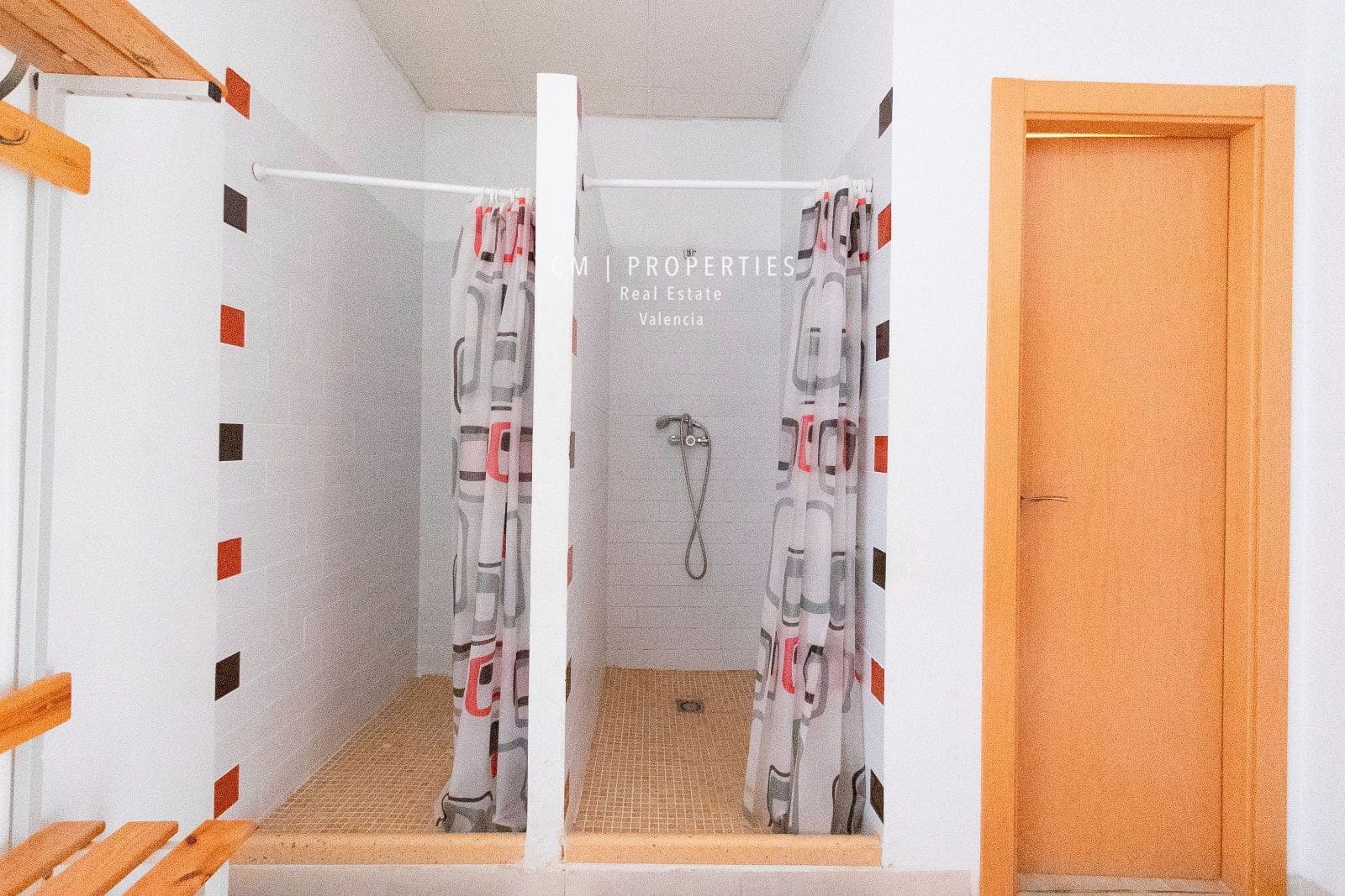 Kommersiell til salgs i Valencia by - € 560 000 (Ref: 8333012)