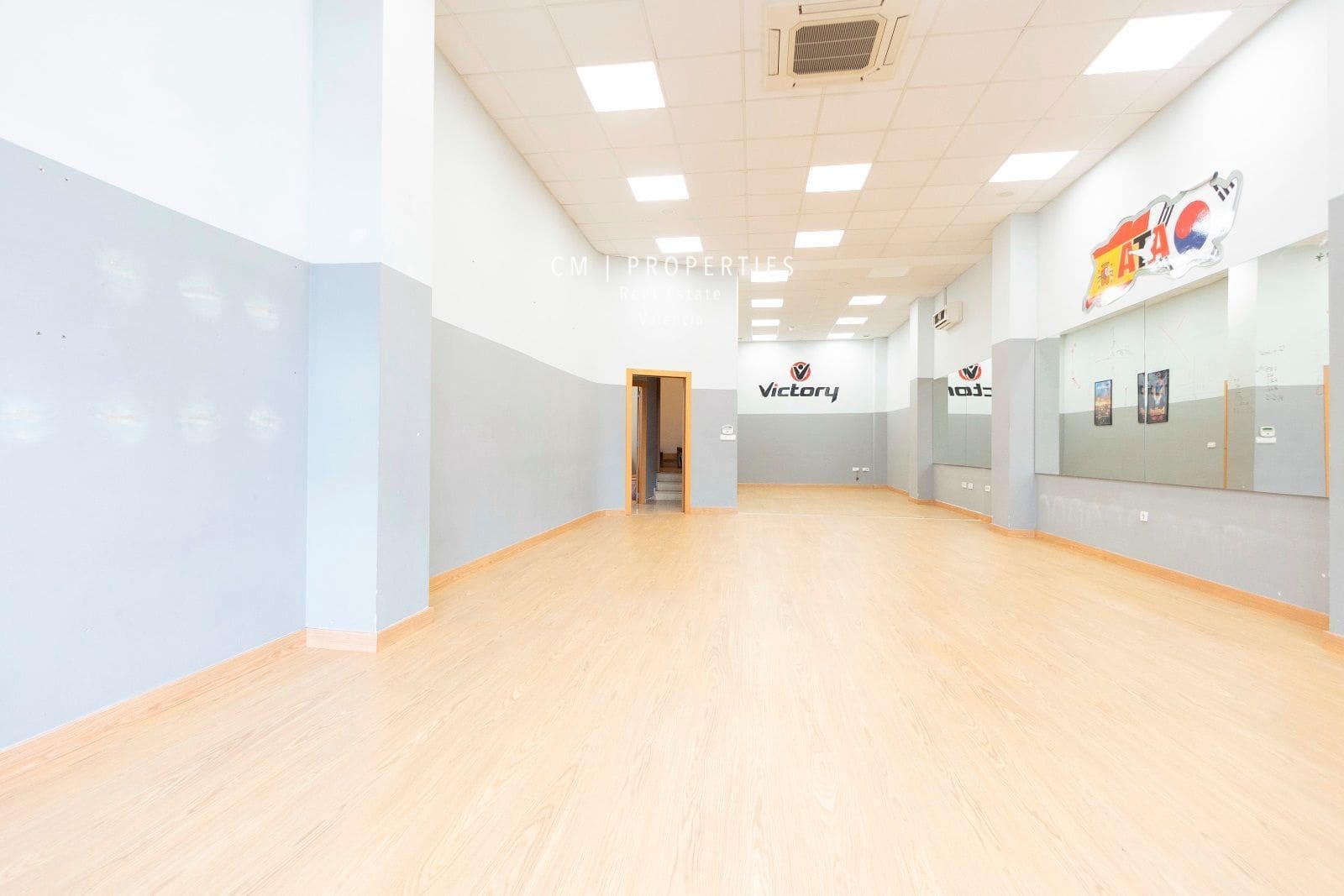 Kommersiell til salgs i Valencia by - € 560 000 (Ref: 8333012)