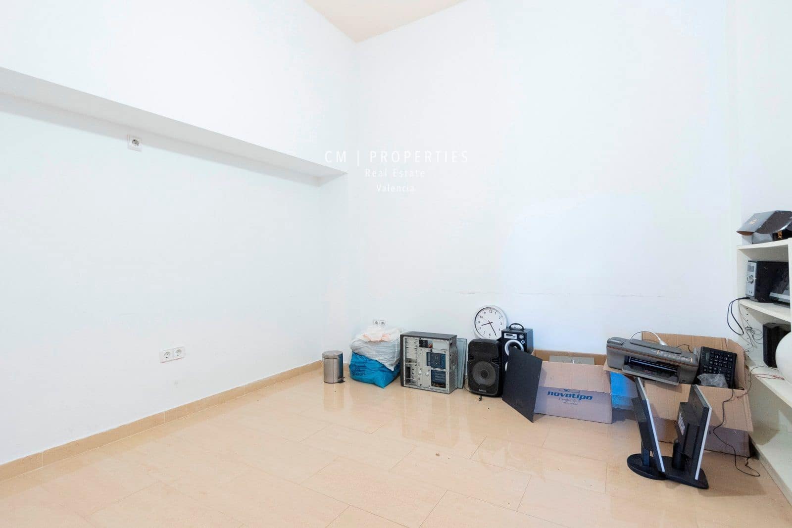 Kommersiell til salgs i Valencia by - € 560 000 (Ref: 8333012)