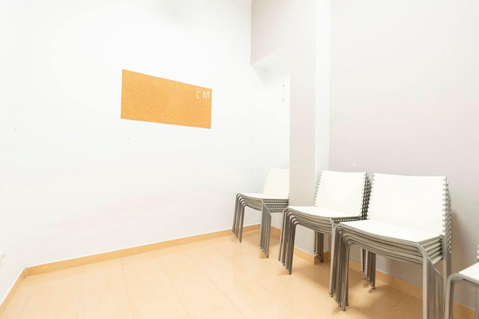 Kommersiell til salgs i Valencia by - € 560 000 (Ref: 8333012)