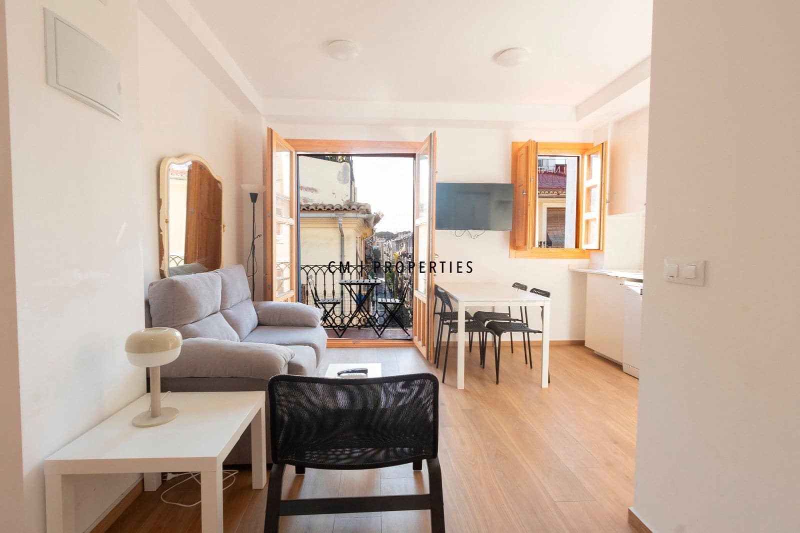 Piso de 2 habitaciones en València ciudad en alquiler - 1.450 € (Ref: 8333014)