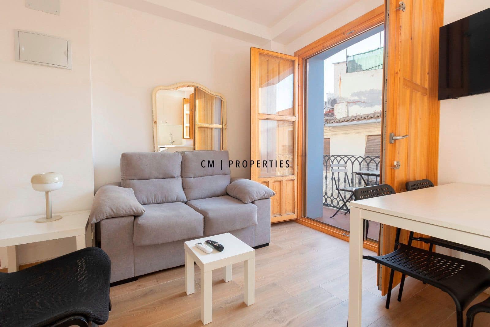 Piso de 2 habitaciones en València ciudad en alquiler - 1.450 € (Ref: 8333014)