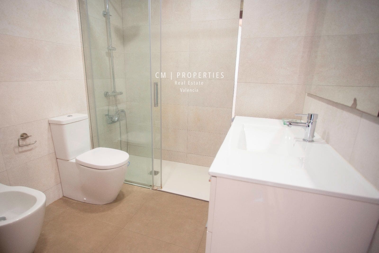 4 bedroom Villa for rent in Paterna with pool garage - € 2,800 (Ref: 8333019)