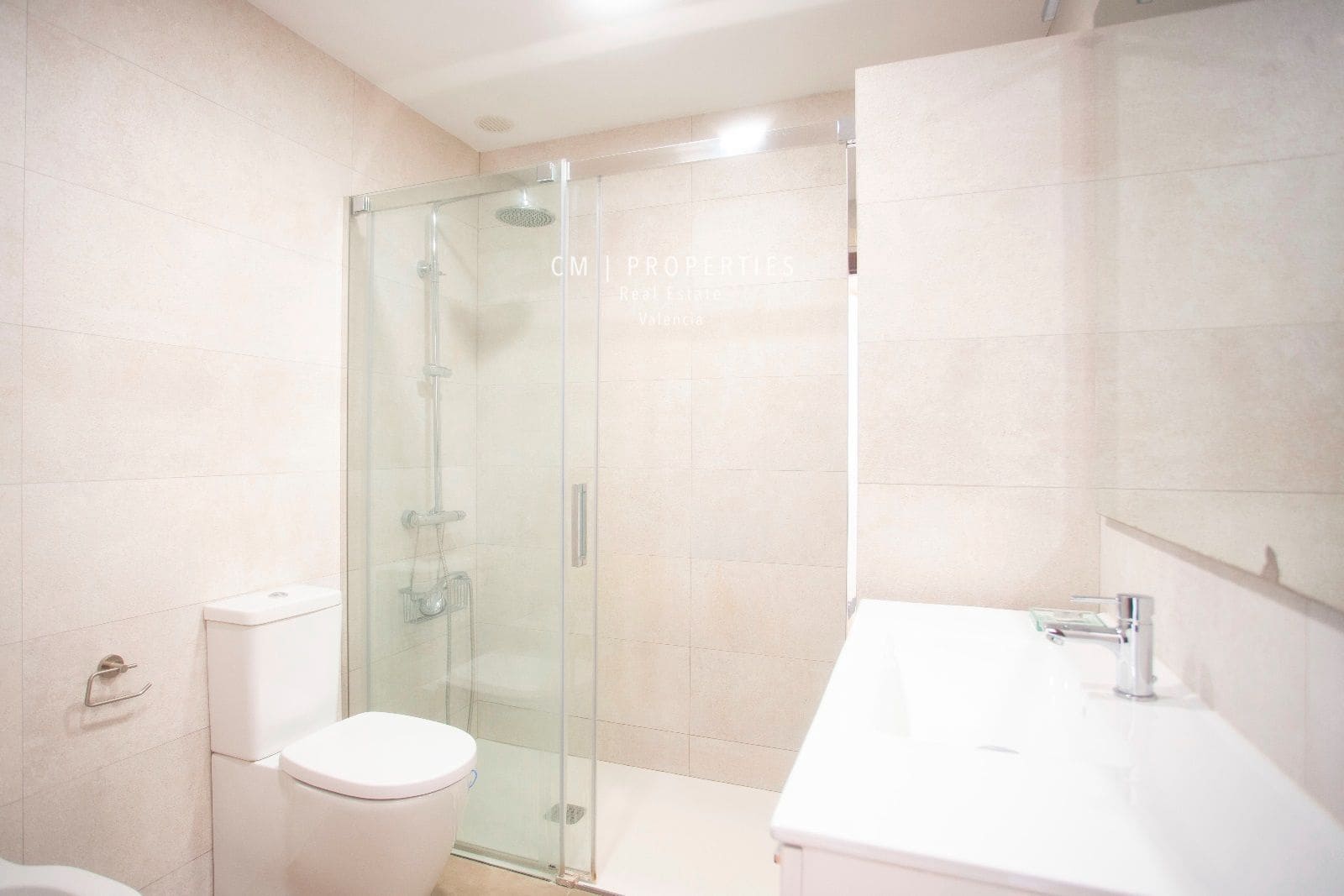 4 bedroom Villa for rent in Paterna with pool garage - € 2,800 (Ref: 8333019)