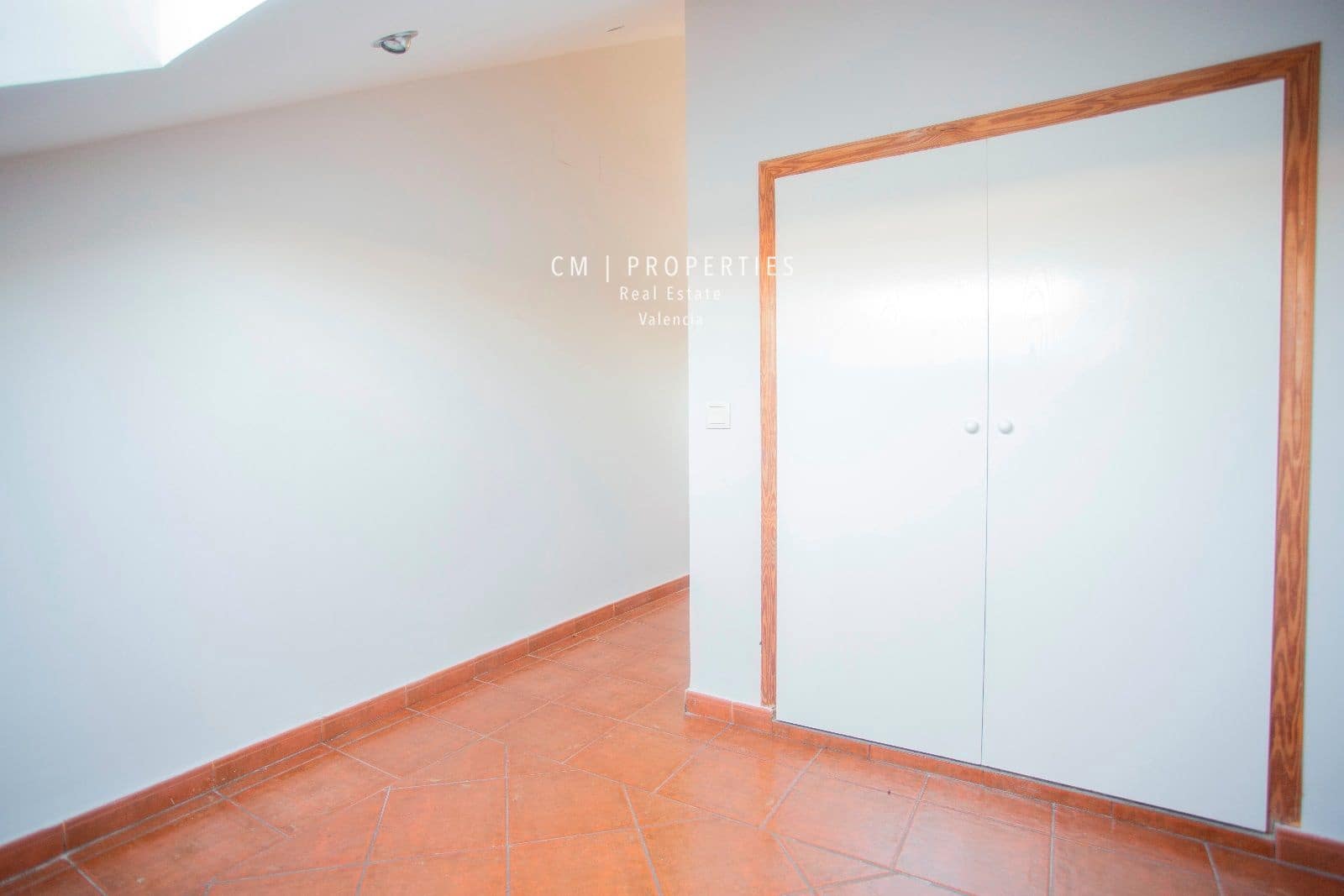 4 bedroom Villa for rent in Paterna with pool garage - € 2,800 (Ref: 8333019)