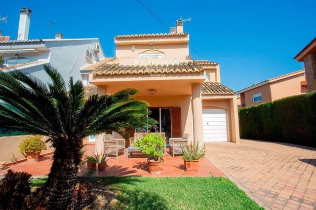 4 bedroom Villa for rent in Paterna with pool garage - € 2,800 (Ref: 8333019)