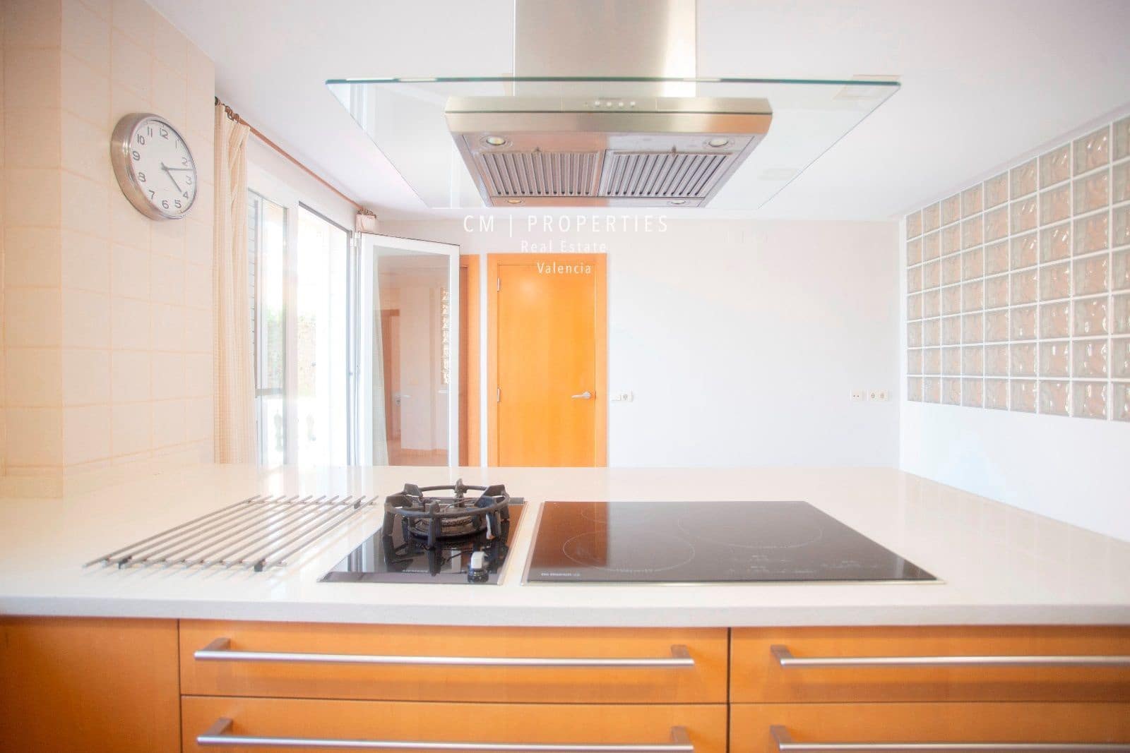 4 bedroom Villa for rent in Paterna with pool garage - € 2,800 (Ref: 8333019)