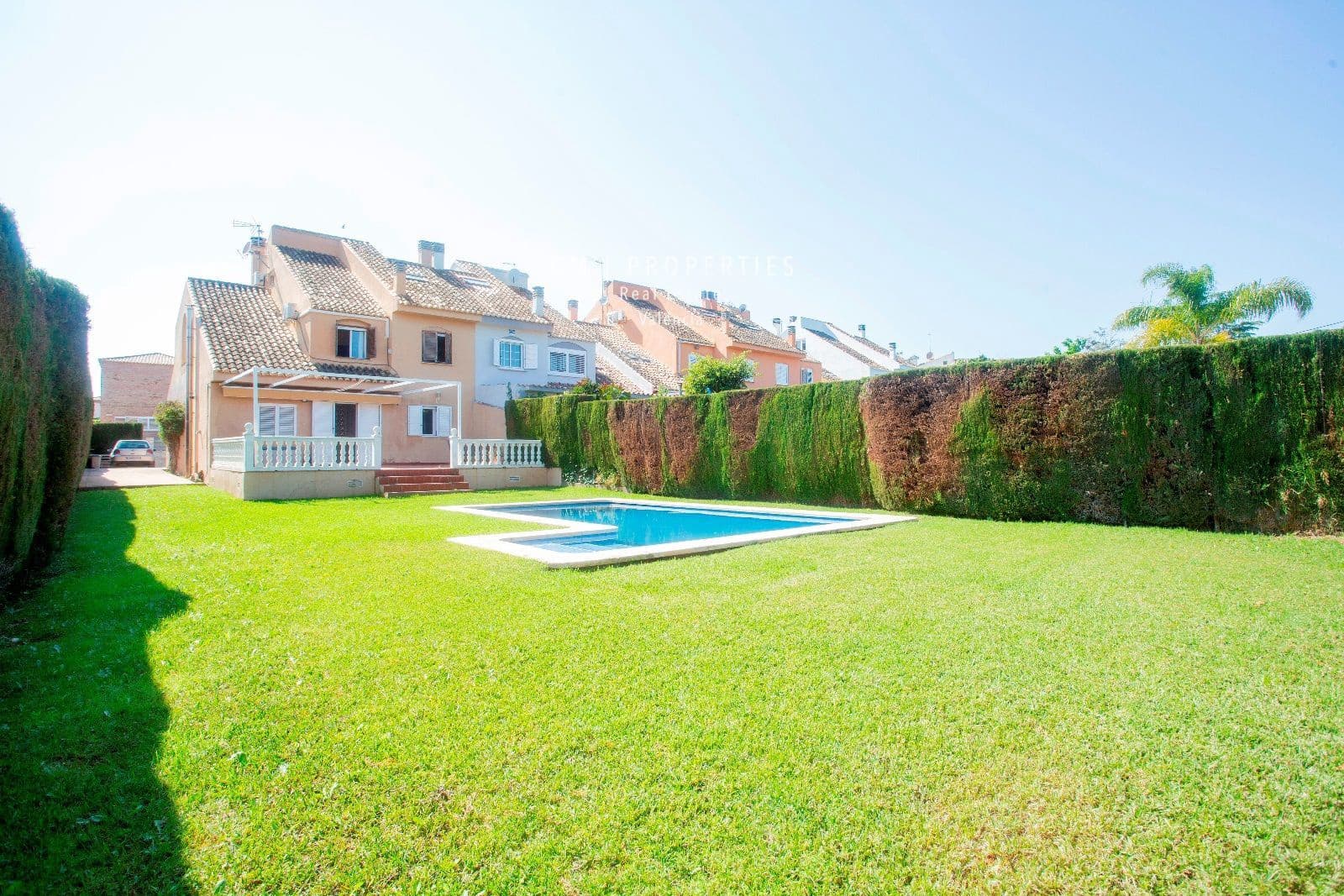 4 bedroom Villa for rent in Paterna with pool garage - € 2,800 (Ref: 8333019)
