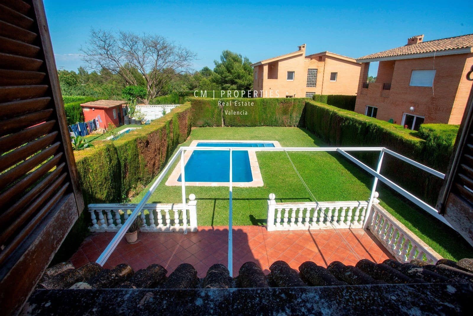 4 bedroom Villa for rent in Paterna with pool garage - € 2,800 (Ref: 8333019)