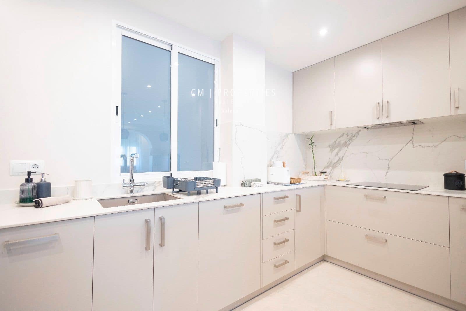 3 soverom Leilighet til leie i Valencia by - € 5 300 (Ref: 8333030)