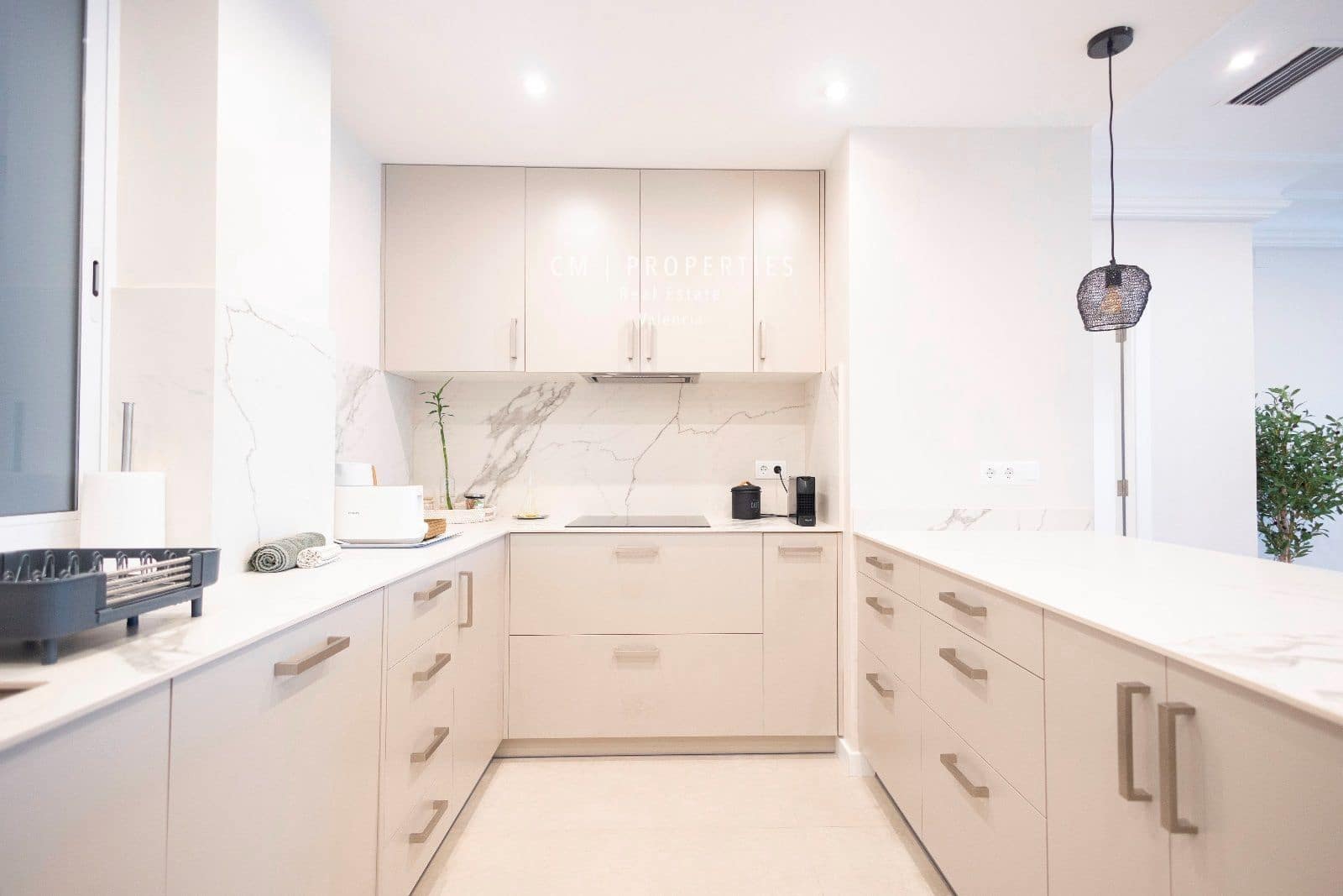 3 soverom Leilighet til leie i Valencia by - € 5 300 (Ref: 8333030)