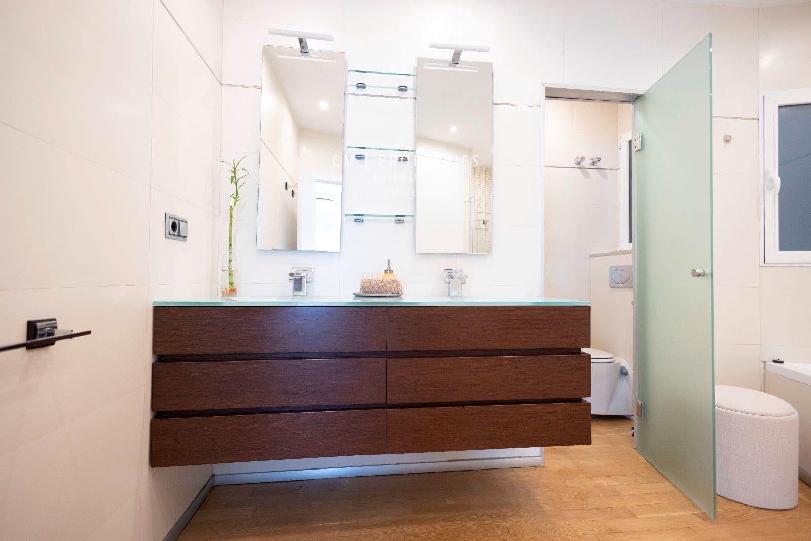 3 soverom Leilighet til leie i Valencia by - € 5 300 (Ref: 8333030)