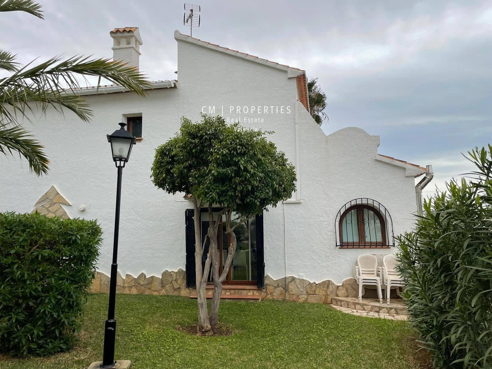 Maison de Ville de 2 chambres à louer à Denia avec piscine - 1 100 € (Ref: 8333053)