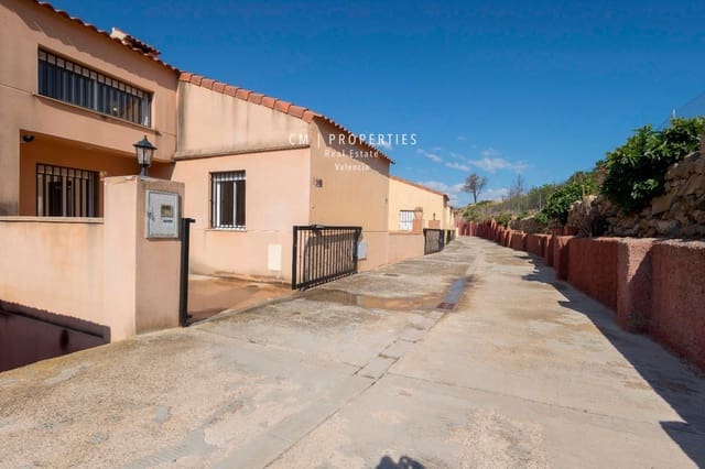 Chalet de 4 habitaciones en Torás en alquiler con piscina garaje - 750 € (Ref: 8343407)