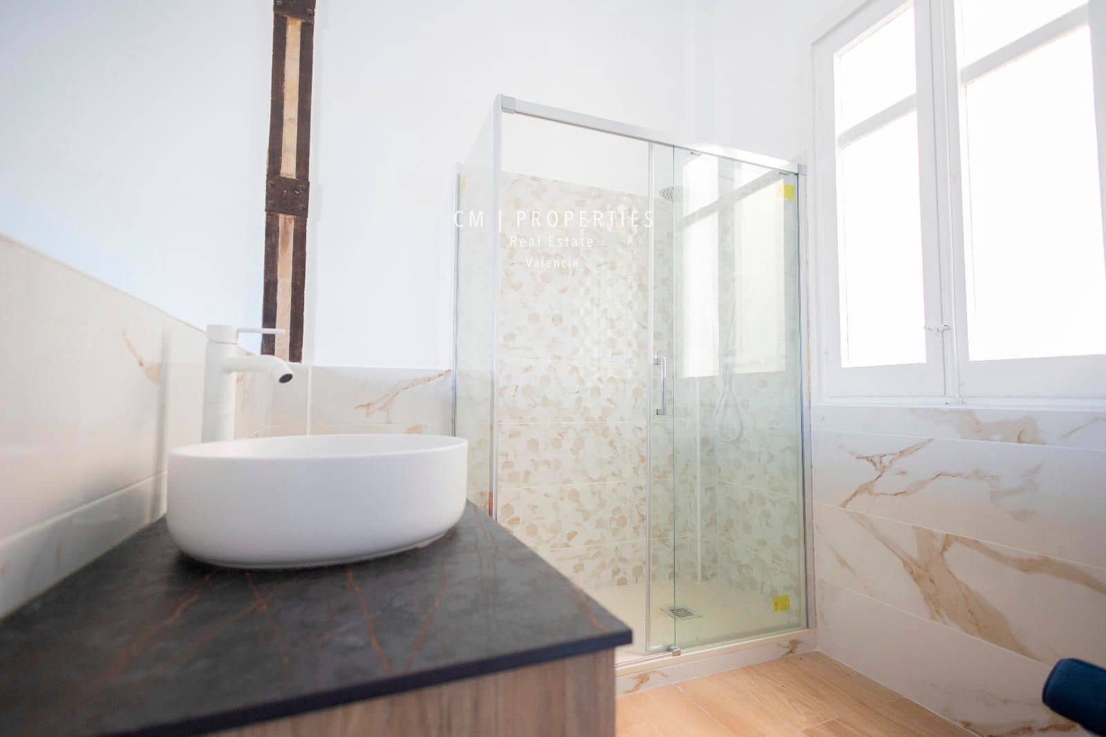 Penthouse de 3 chambres à louer à Valence ville - 2 700 € (Ref: 8343408)