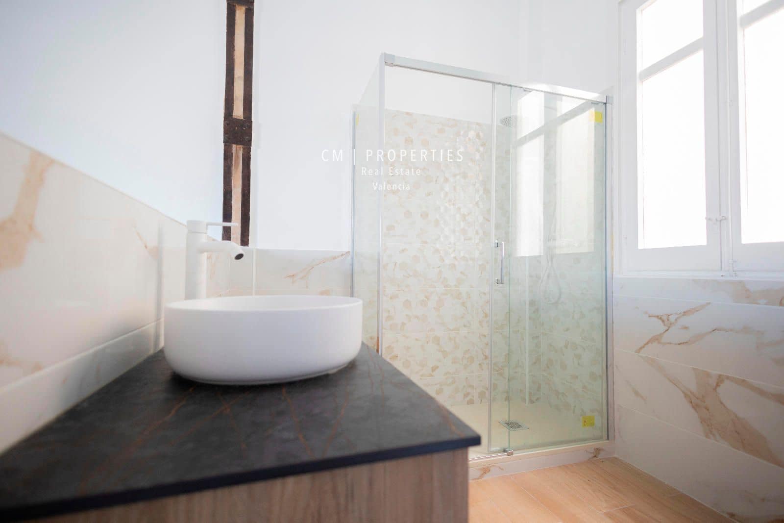 Penthouse de 3 chambres à louer à Valence ville - 2 700 € (Ref: 8343408)