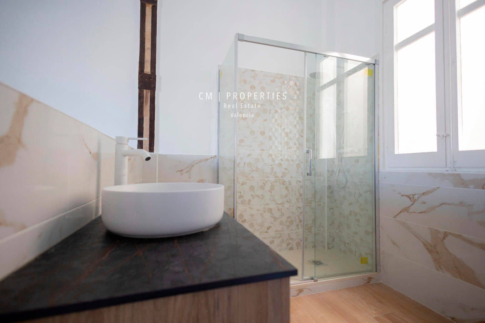 Penthouse de 3 chambres à louer à Valence ville - 2 700 € (Ref: 8343408)