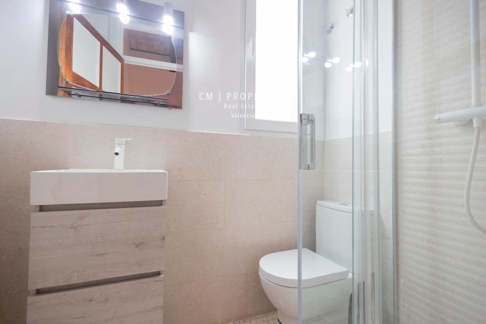 Penthouse de 3 chambres à louer à Valence ville - 2 700 € (Ref: 8343408)