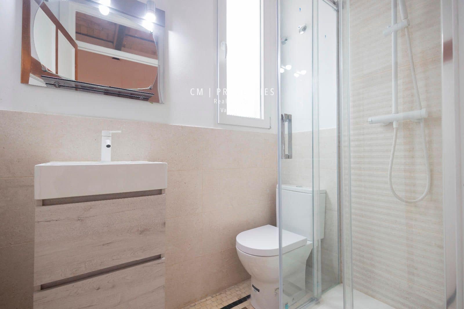 Penthouse de 3 chambres à louer à Valence ville - 2 700 € (Ref: 8343408)