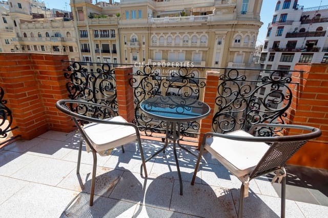 3 camera da letto Attico da affittare in Ciutat Vella, Valencia città - 2.700 € (Rif: 8343408)