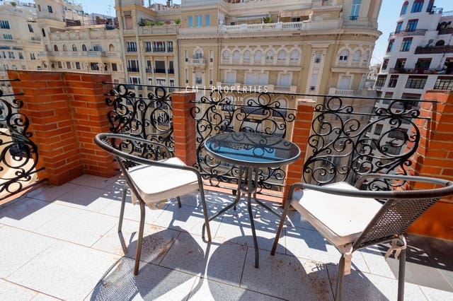 3 camera da letto Attico da affittare in Ciutat Vella, Valencia città - 2.700 € (Rif: 8343408)
