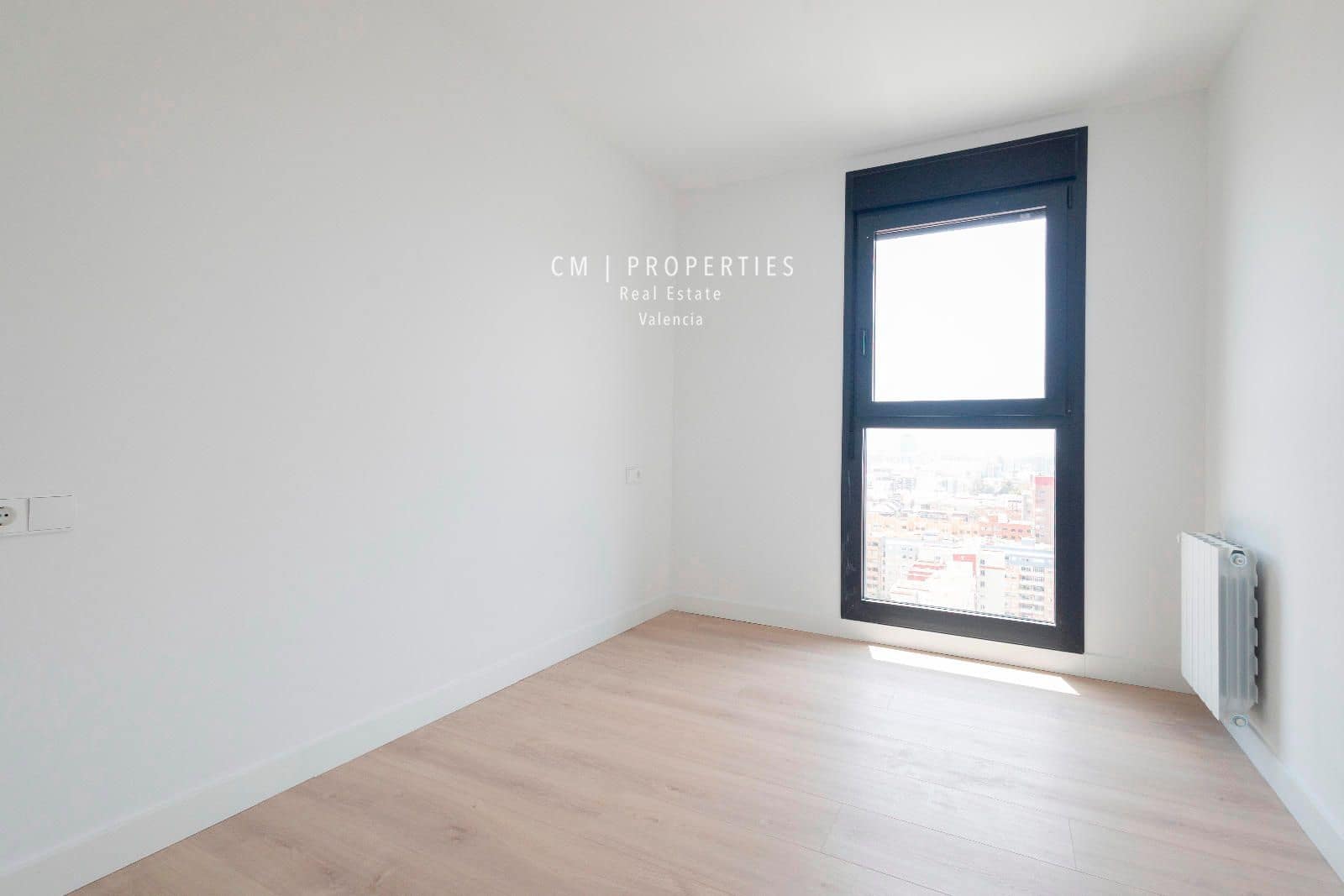 4 Zimmer Wohnung zu vermieten in Valencia Stadt mit Pool Garage - 4.500 € (Ref: 8345902)