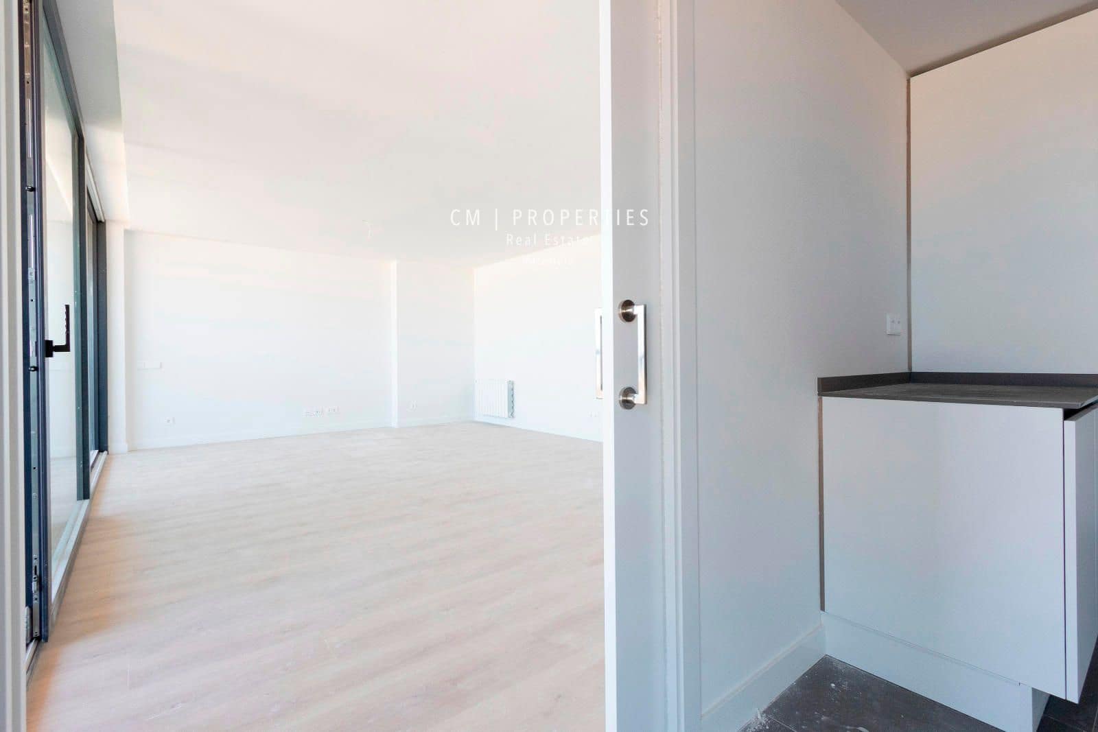 4 Zimmer Wohnung zu vermieten in Valencia Stadt mit Pool Garage - 4.500 € (Ref: 8345902)
