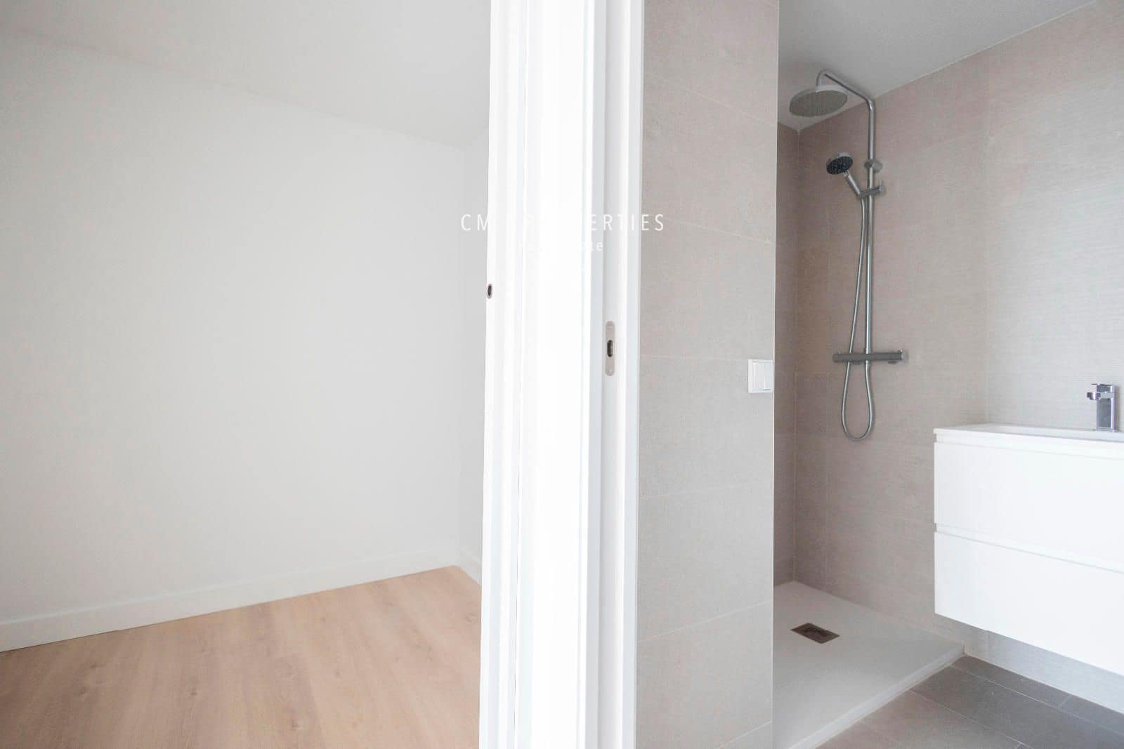 4 Zimmer Wohnung zu vermieten in Valencia Stadt mit Pool Garage - 4.500 € (Ref: 8345902)
