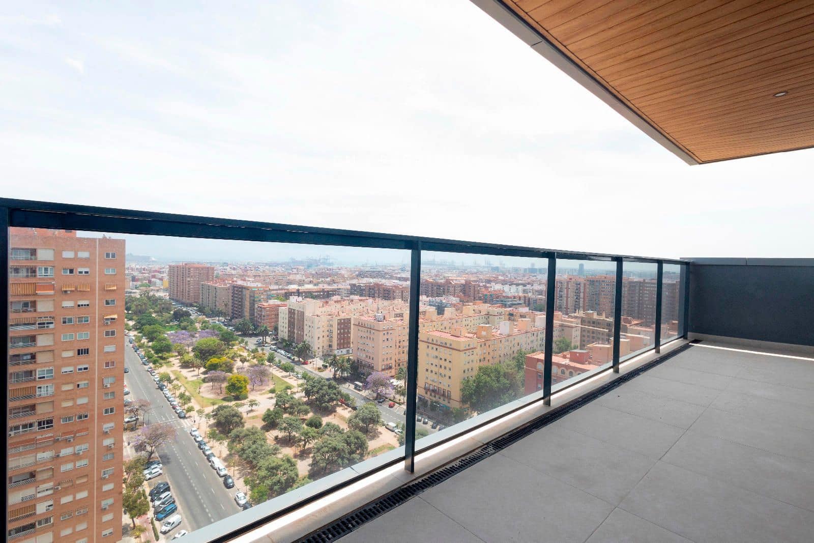 4 Zimmer Wohnung zu vermieten in Valencia Stadt mit Pool Garage - 4.500 € (Ref: 8345902)