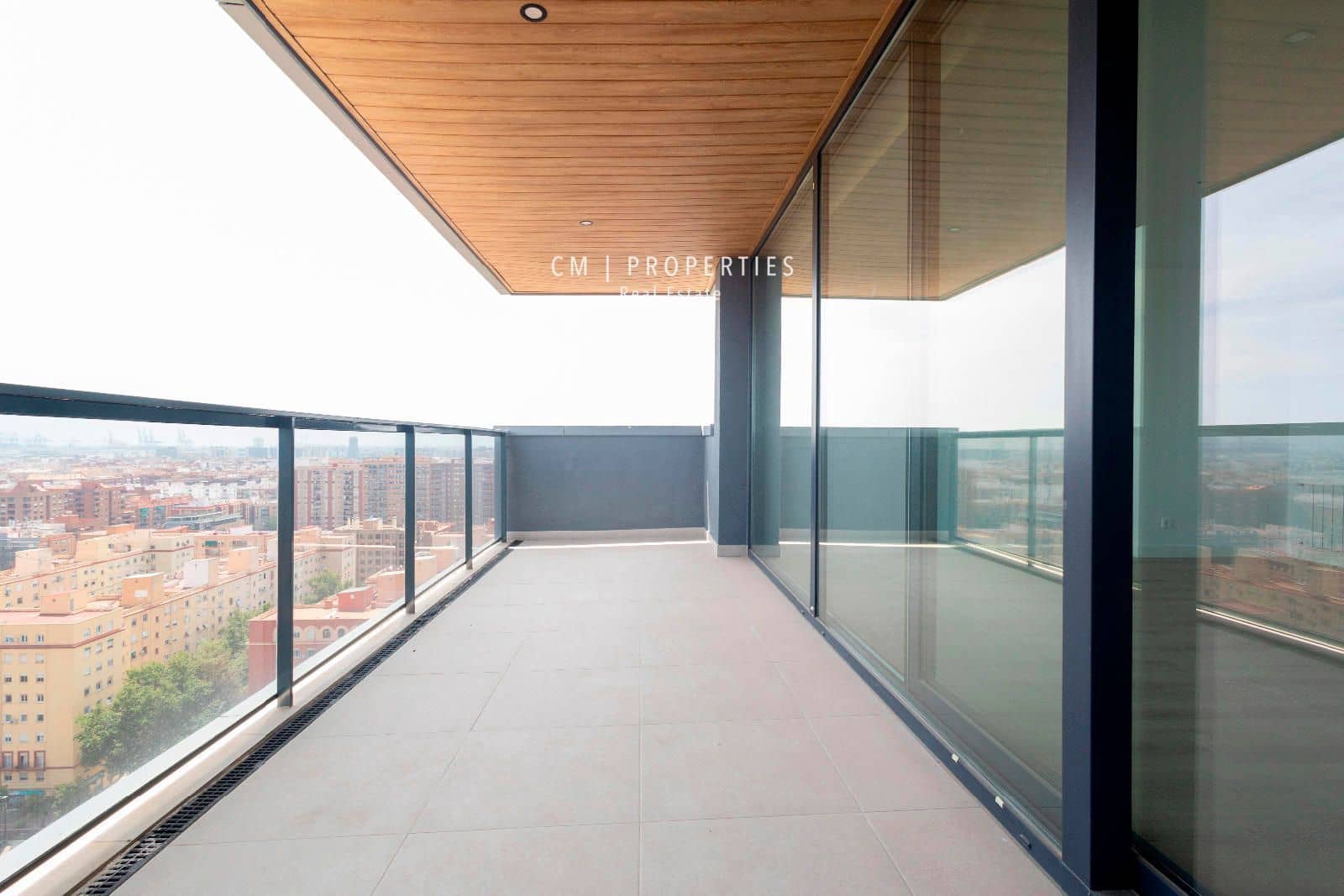 4 Zimmer Wohnung zu vermieten in Valencia Stadt mit Pool Garage - 4.500 € (Ref: 8345902)