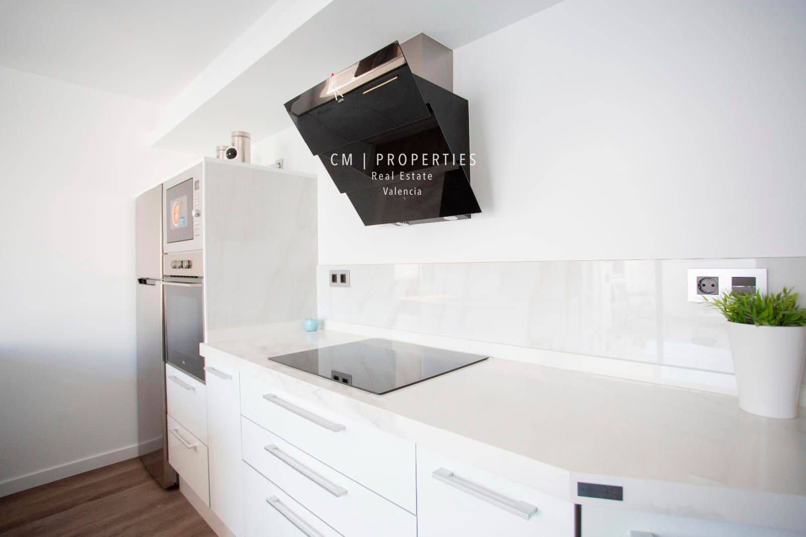 3 makuuhuone Kattohuoneisto vuokrattavana paikassa Valencia kaupunki - 1 400 € (Ref: 8347410)