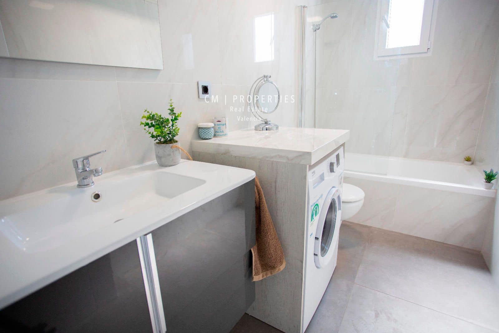 3 makuuhuone Kattohuoneisto vuokrattavana paikassa Valencia kaupunki - 1 400 € (Ref: 8347410)