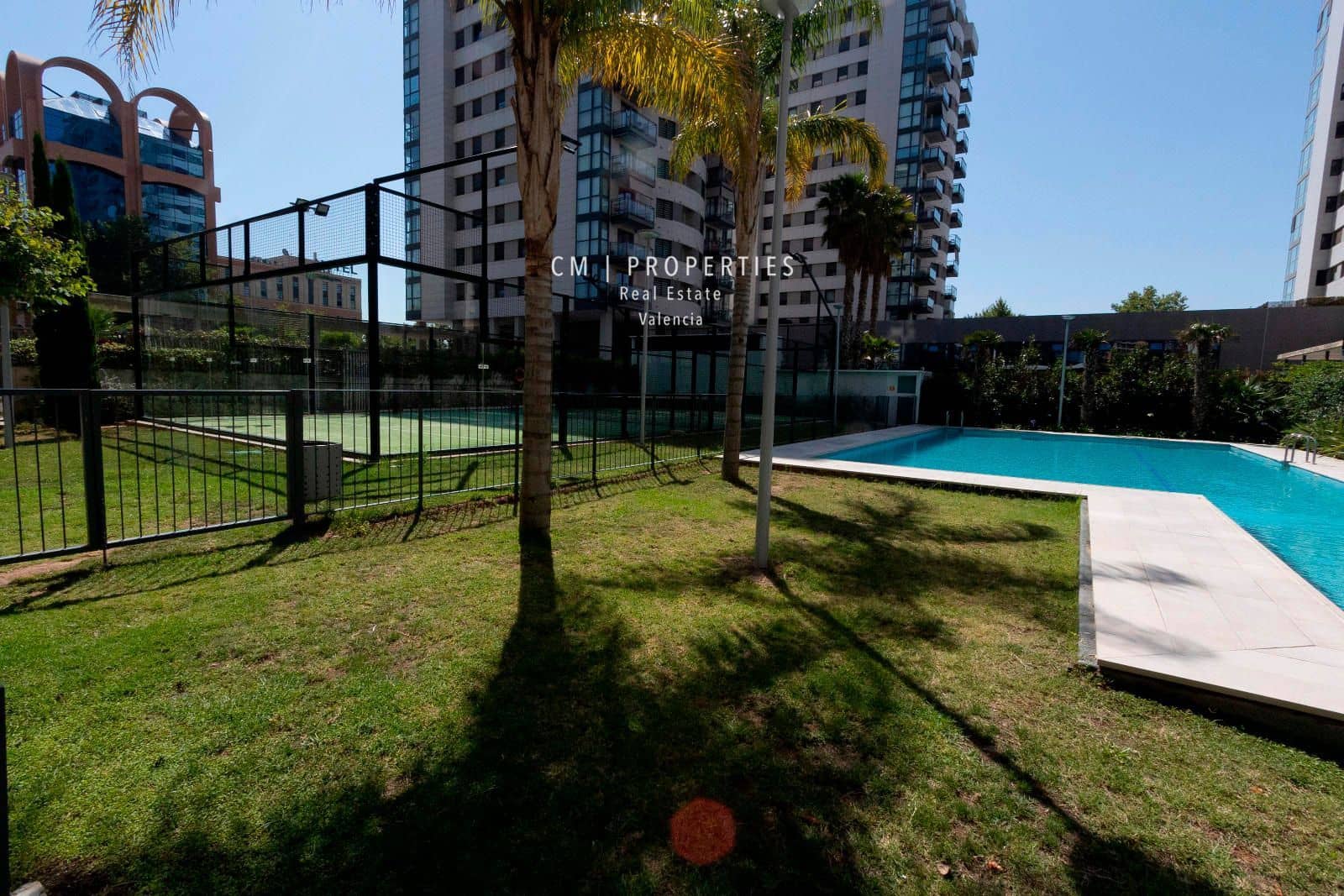 3 sypialnia Mieszkanie do wynajęcia w Miasto Walencja z basenem garażem - 2 600 € (Ref: 8352717)