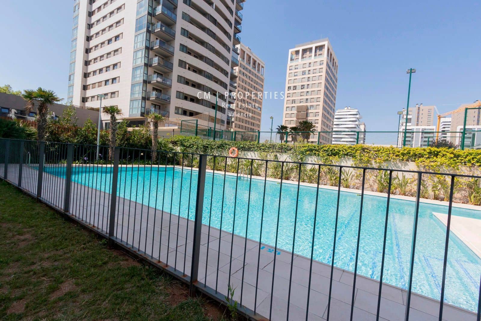 3 sypialnia Mieszkanie do wynajęcia w Miasto Walencja z basenem garażem - 2 600 € (Ref: 8352717)