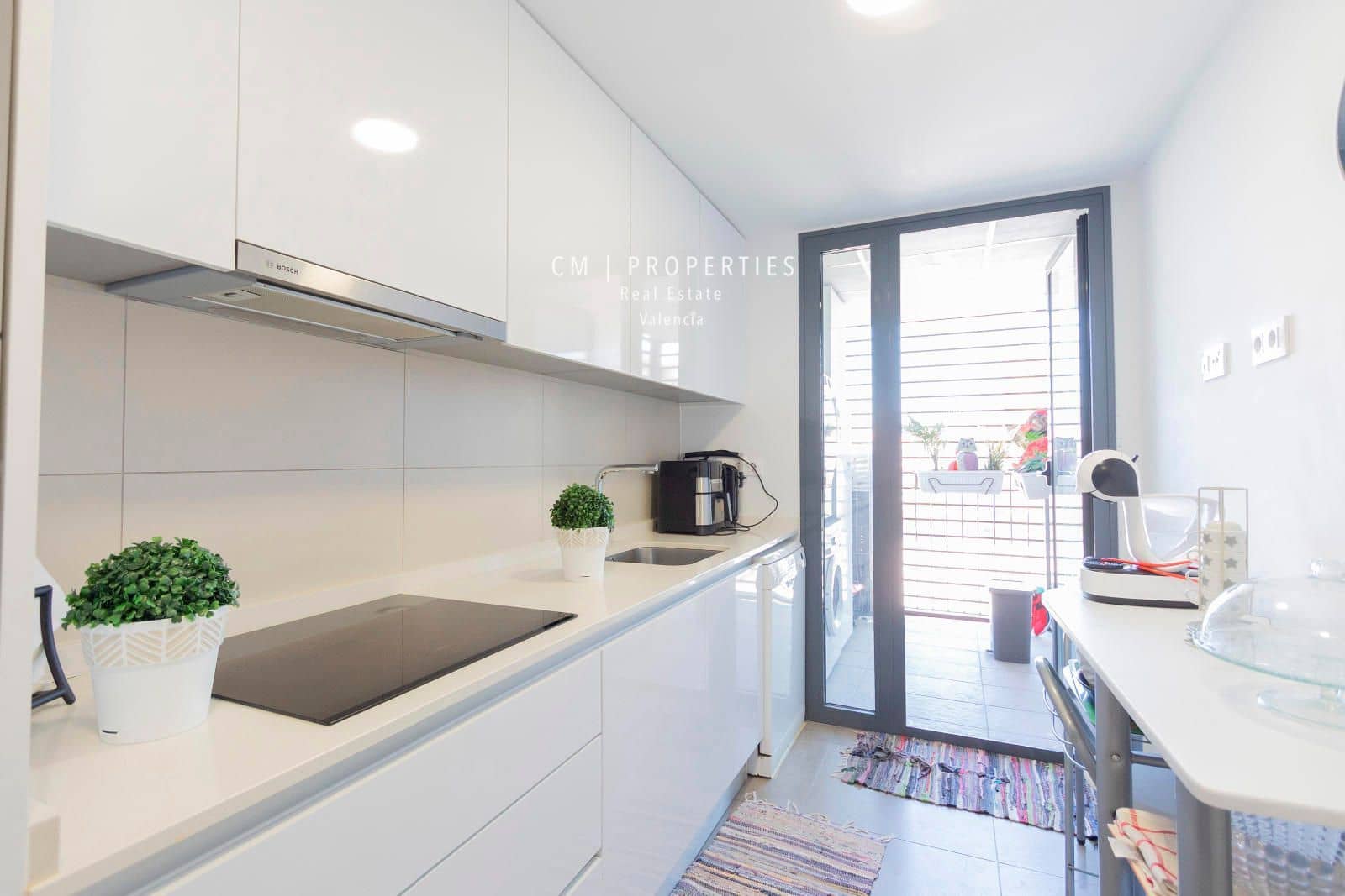 3 sypialnia Mieszkanie do wynajęcia w Miasto Walencja z basenem garażem - 2 600 € (Ref: 8352717)