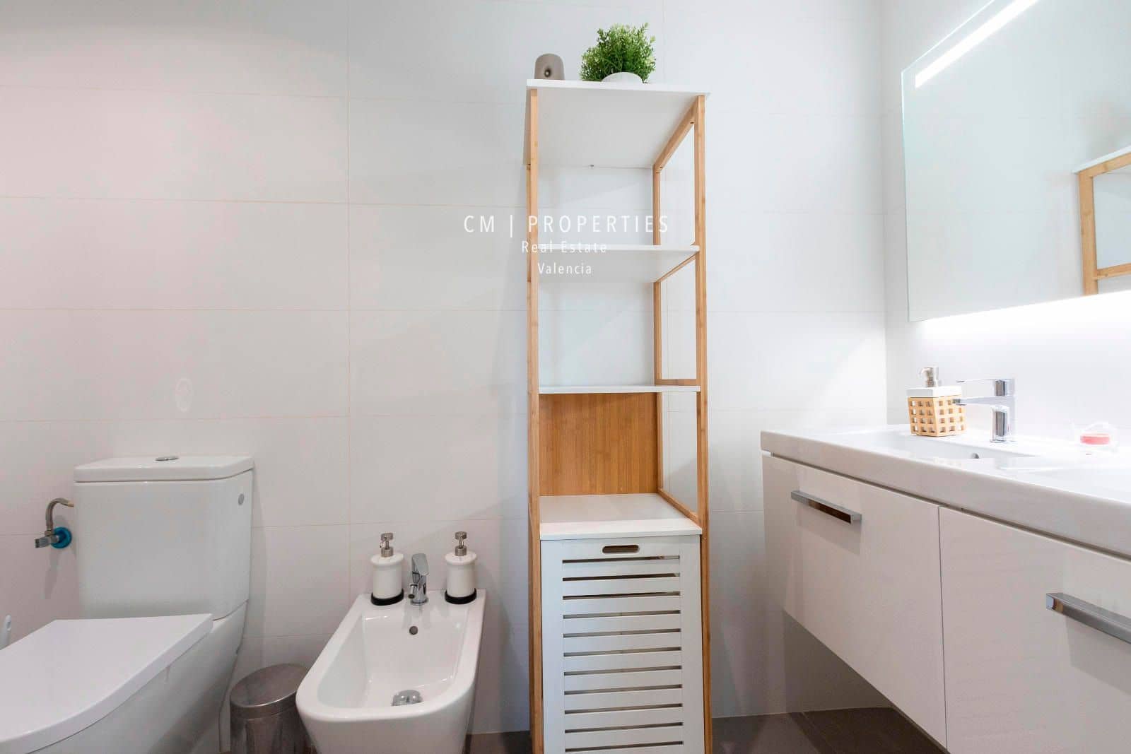 3 sypialnia Mieszkanie do wynajęcia w Miasto Walencja z basenem garażem - 2 600 € (Ref: 8352717)