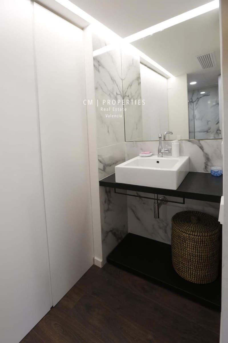 Lejlighed til leje i Valencia by - € 1.225 (Ref: 8364280)