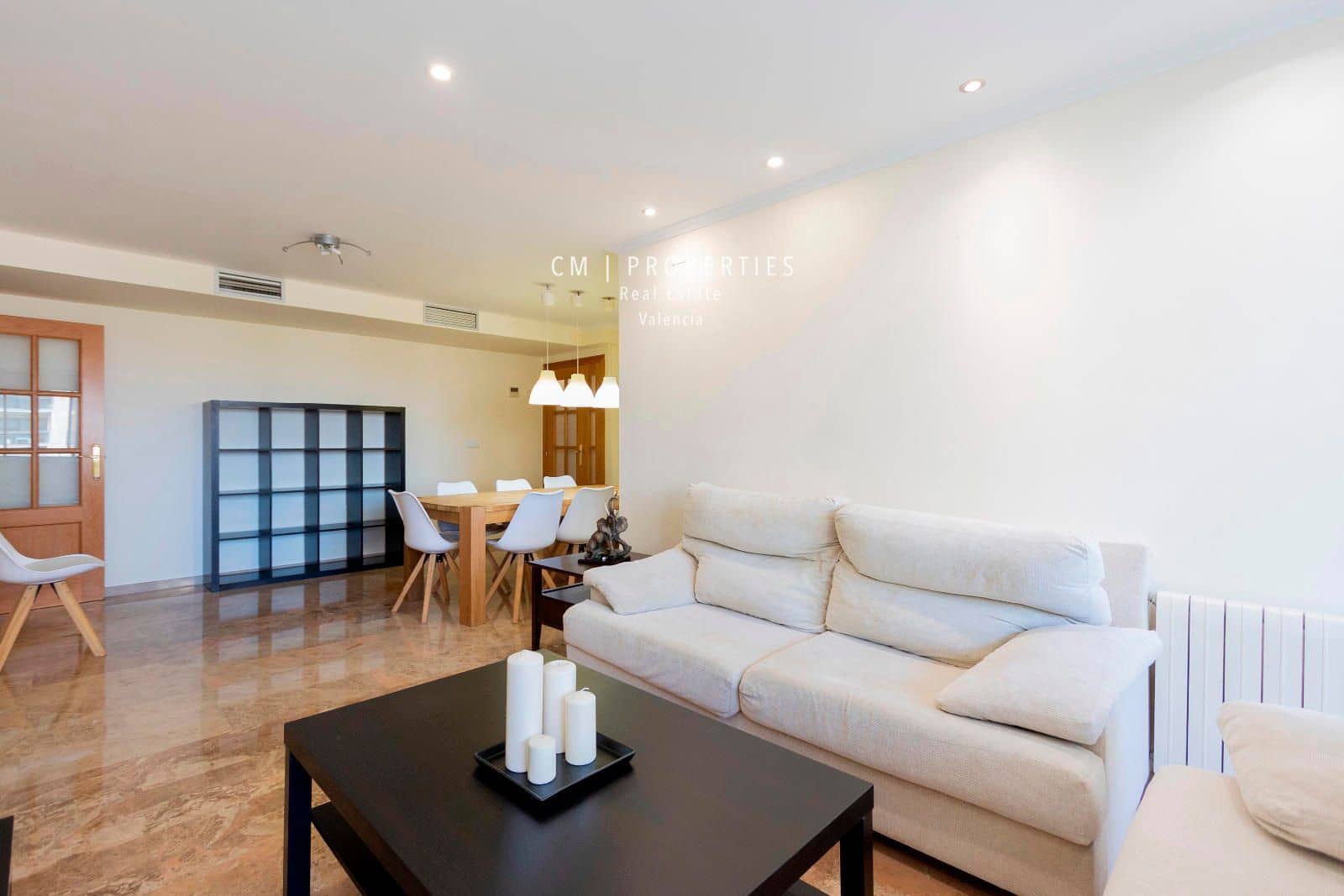Appartement de 3 chambres à louer à Valence ville avec piscine garage - 2 500 € (Ref: 8371624)