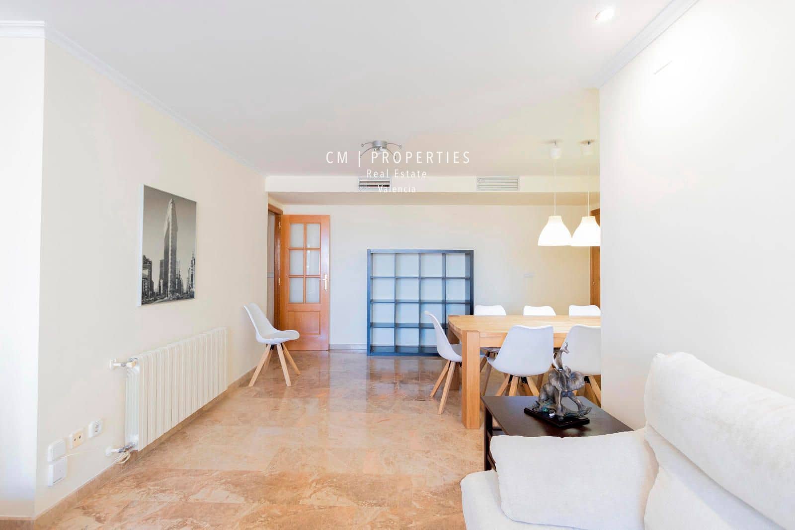 Appartement de 3 chambres à louer à Valence ville avec piscine garage - 2 500 € (Ref: 8371624)