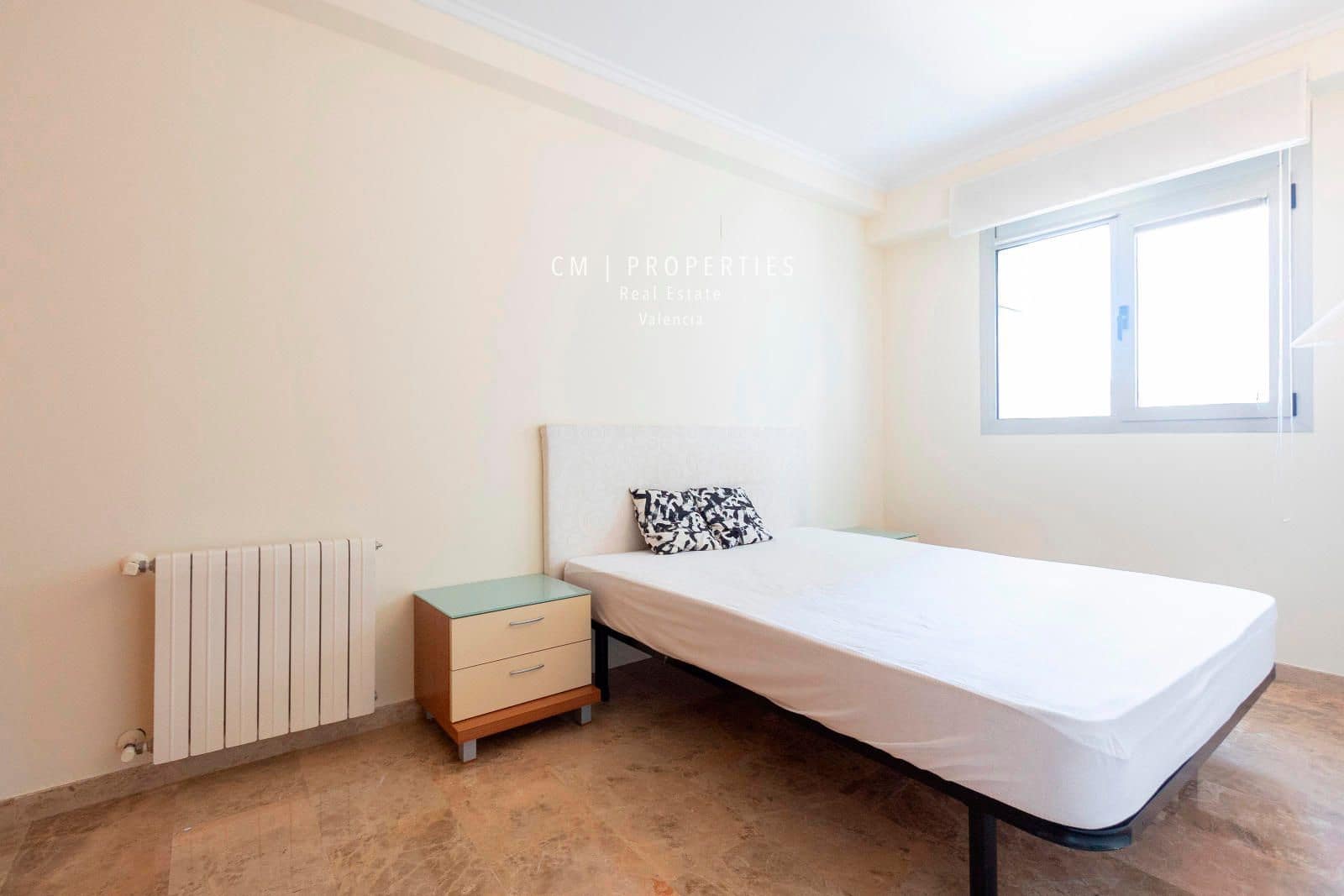 Appartement de 3 chambres à louer à Valence ville avec piscine garage - 2 500 € (Ref: 8371624)
