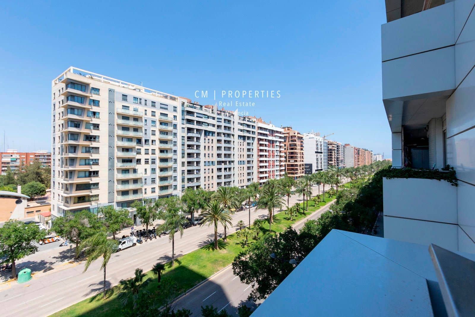 Appartement de 3 chambres à louer à Valence ville avec piscine garage - 2 500 € (Ref: 8371624)