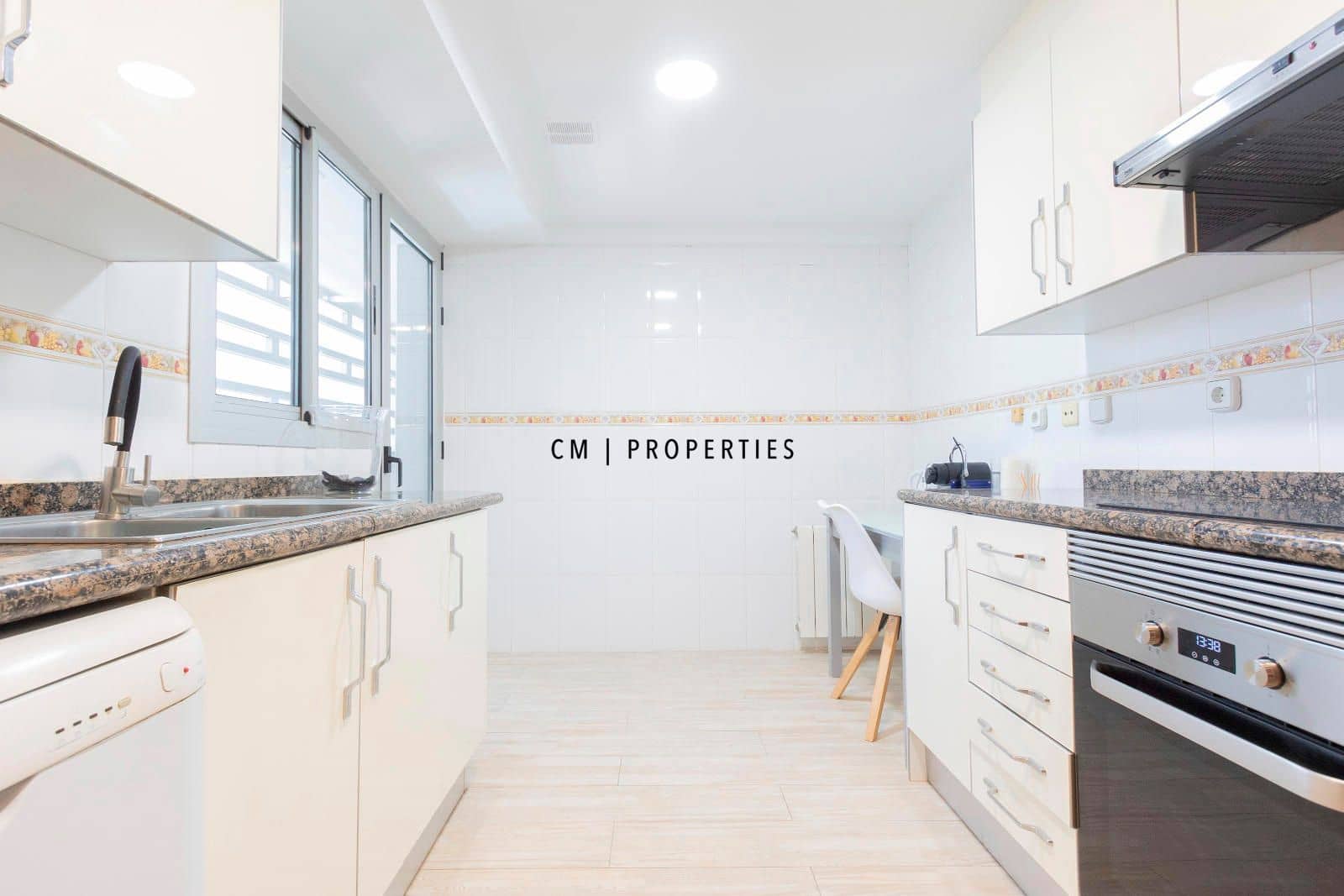 Appartement de 3 chambres à louer à Valence ville avec piscine garage - 2 500 € (Ref: 8371624)