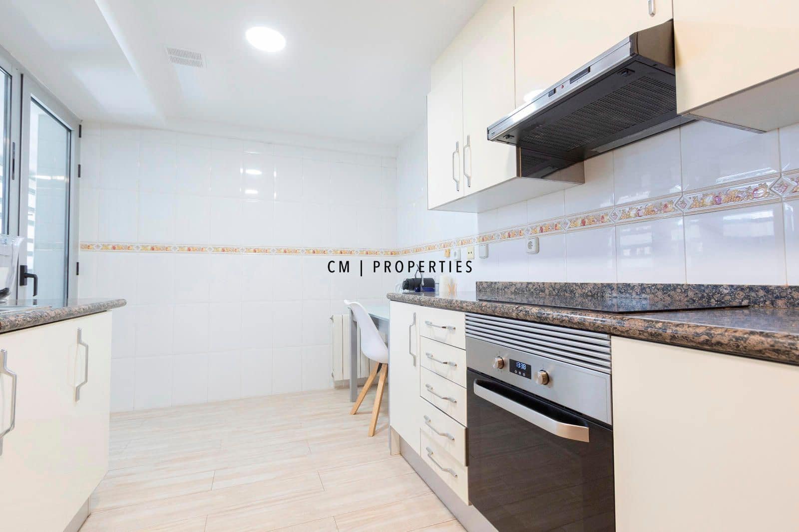 Appartement de 3 chambres à louer à Valence ville avec piscine garage - 2 500 € (Ref: 8371624)