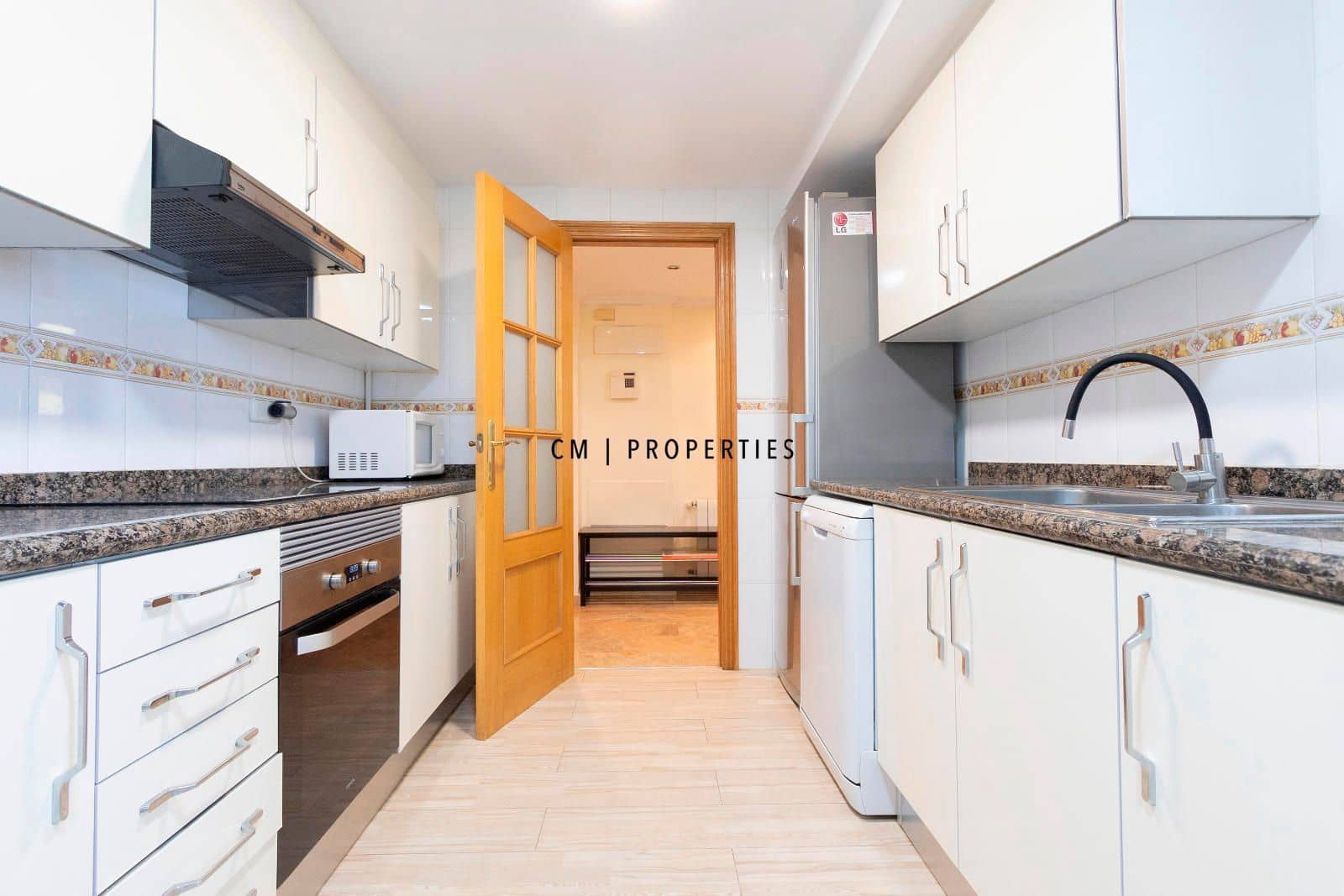 Appartement de 3 chambres à louer à Valence ville avec piscine garage - 2 500 € (Ref: 8371624)